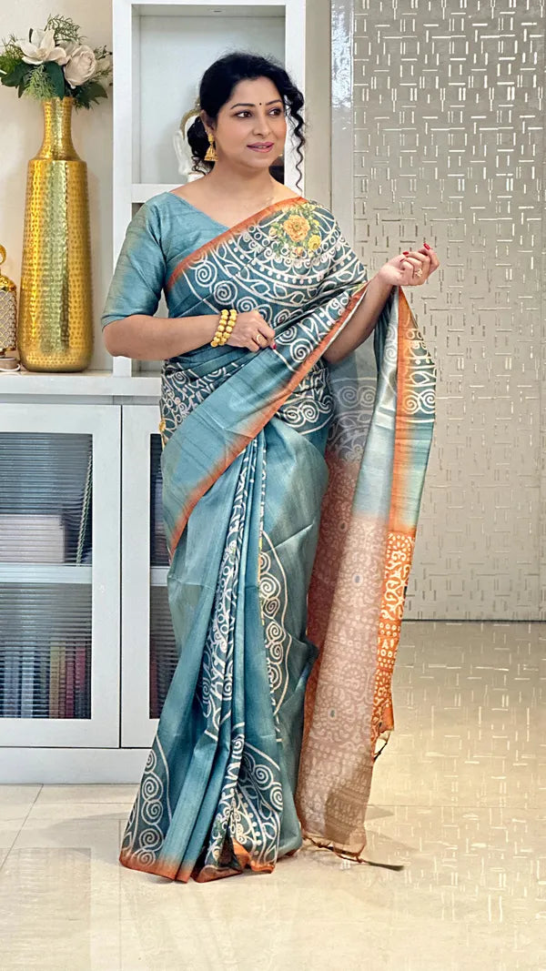 Grey Soft Tussar Silk Saree With Beautiful Print With Attractive Pallu And Contrast Pallu With Tassal