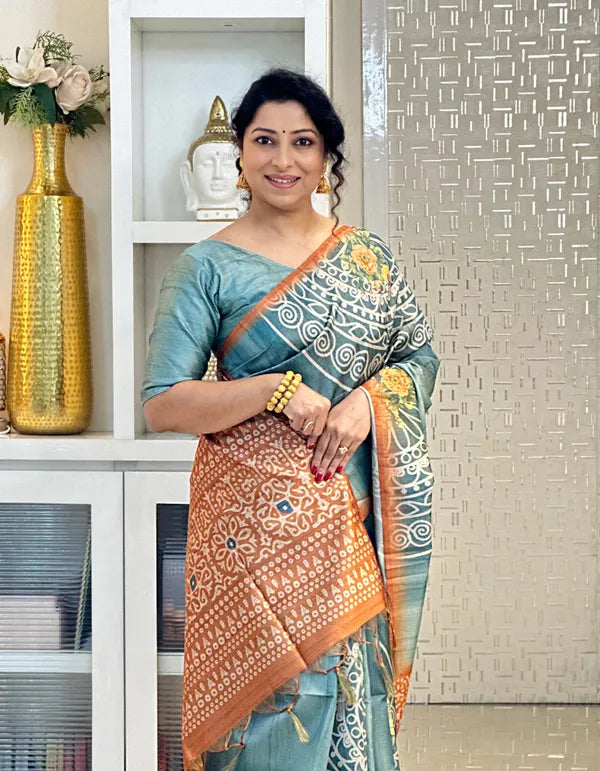 Grey Soft Tussar Silk Saree With Beautiful Print With Attractive Pallu And Contrast Pallu With Tassal