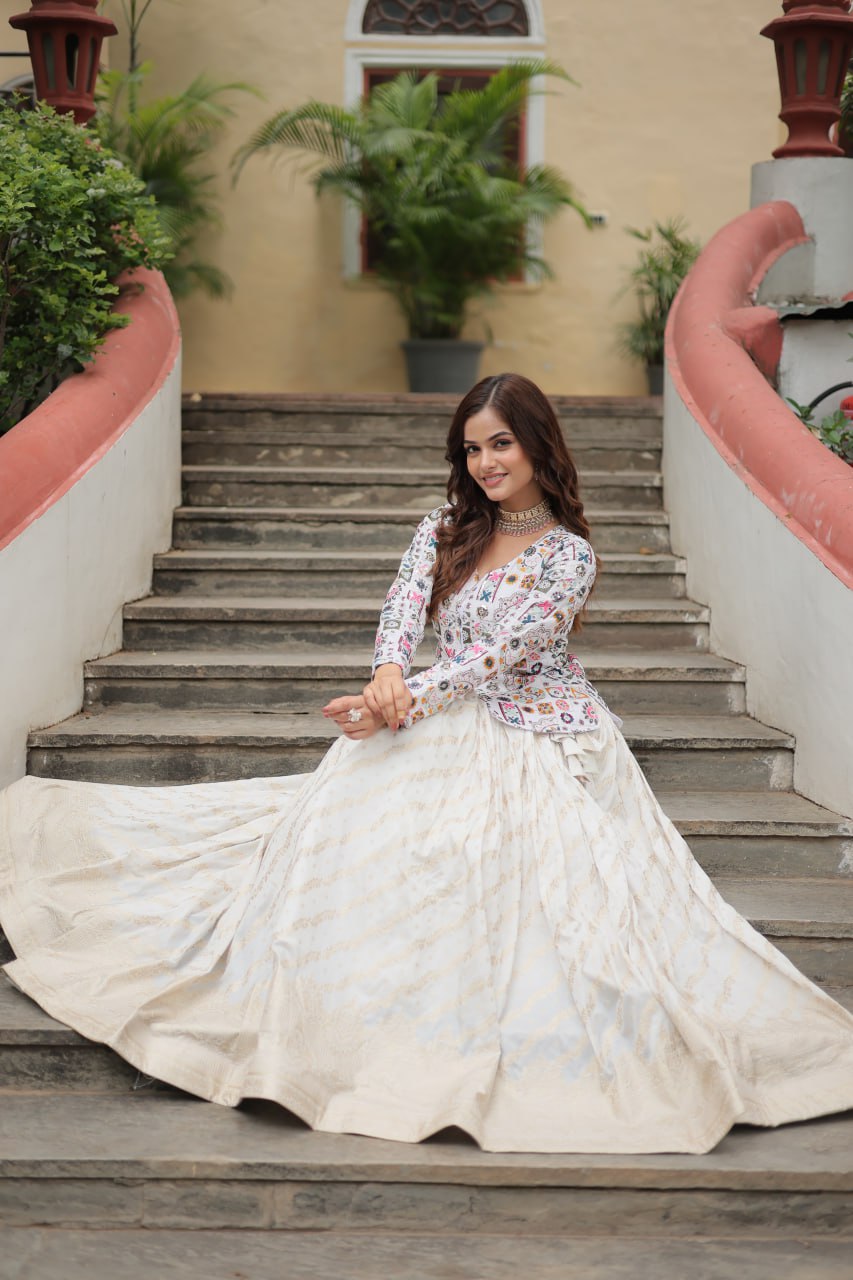 Trending Fashionable Co-ord Set with Rich Thread-Sequins Embroidered work Blouse and Dayble Viscose Lehenga Which looks Amazing for Any Functions. ๐ฅฐ