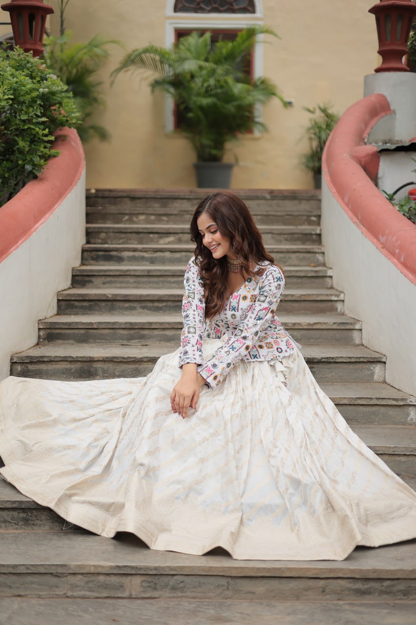 Trending Fashionable Co-ord Set with Rich Thread-Sequins Embroidered work Blouse and Dayble Viscose Lehenga Which looks Amazing for Any Functions. ๐ฅฐ