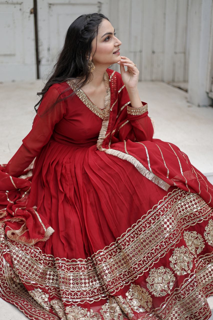 *Faux Blooming Gown with Dupatta With Attractive Embroidered Sequins work with Lace Border.